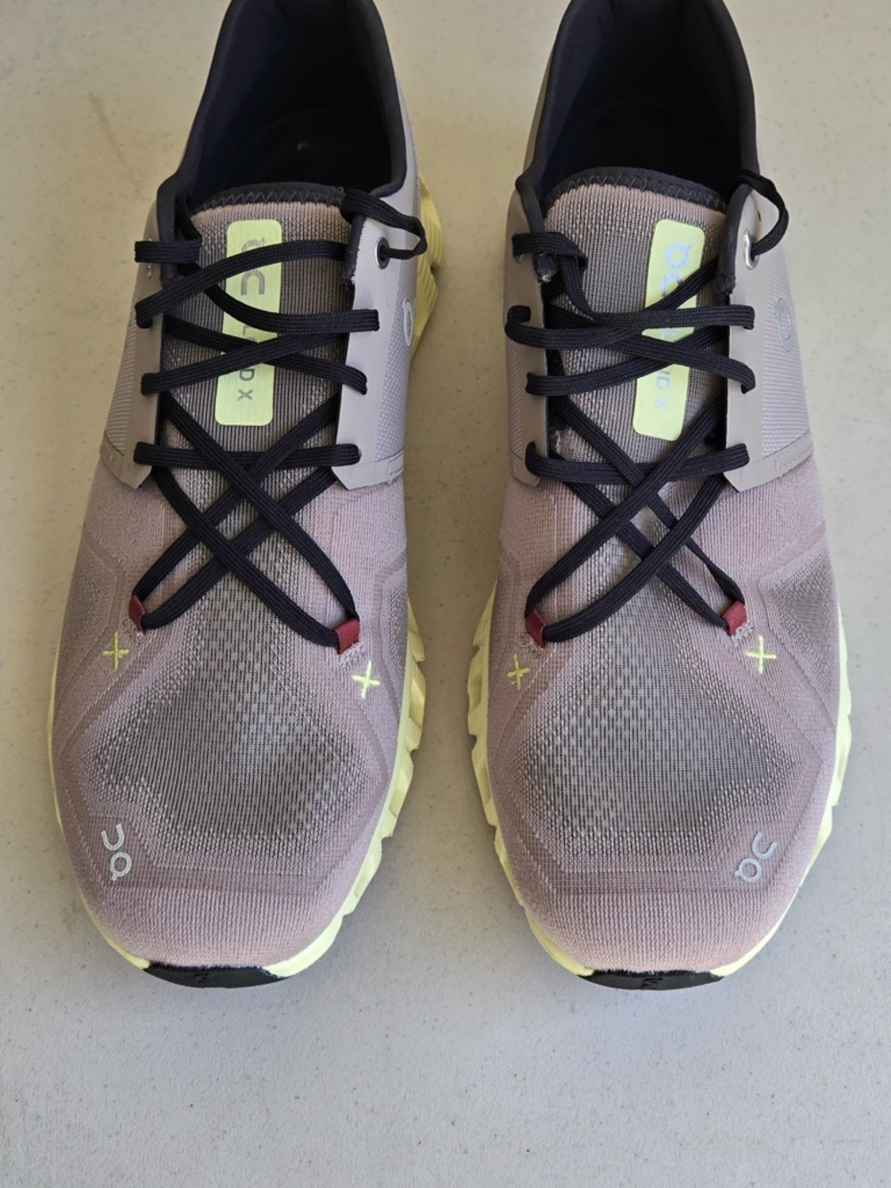 On Cloud / Running Men’s Athletic Shoes in Gray/Brown